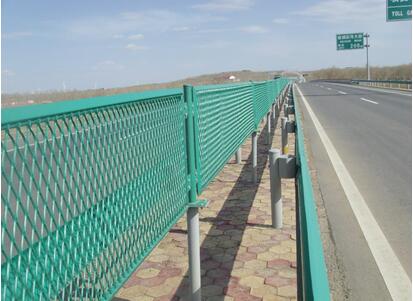 高速公路護(hù)欄網(wǎng)